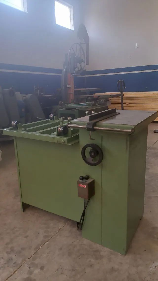 Serra Esquadrejadeira para marcenaria simples com motor trifásico  - Foto 2