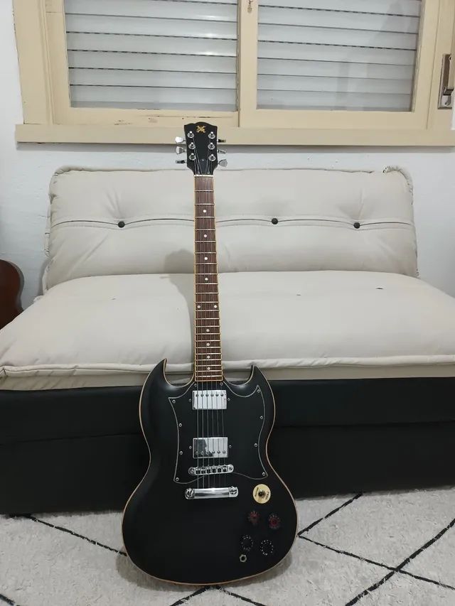 Guitarra SX Pirate modelo Sg