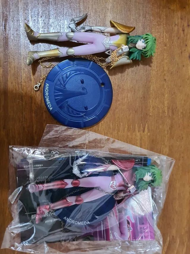 Saint Seiya Cavaleiros do Zodíaco Andrômeda Bronze e Dourado Agaruma Agalma