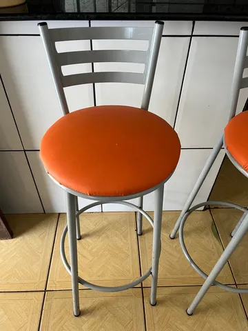 Aluguel duas cadeiras (ideal p/barzinho)