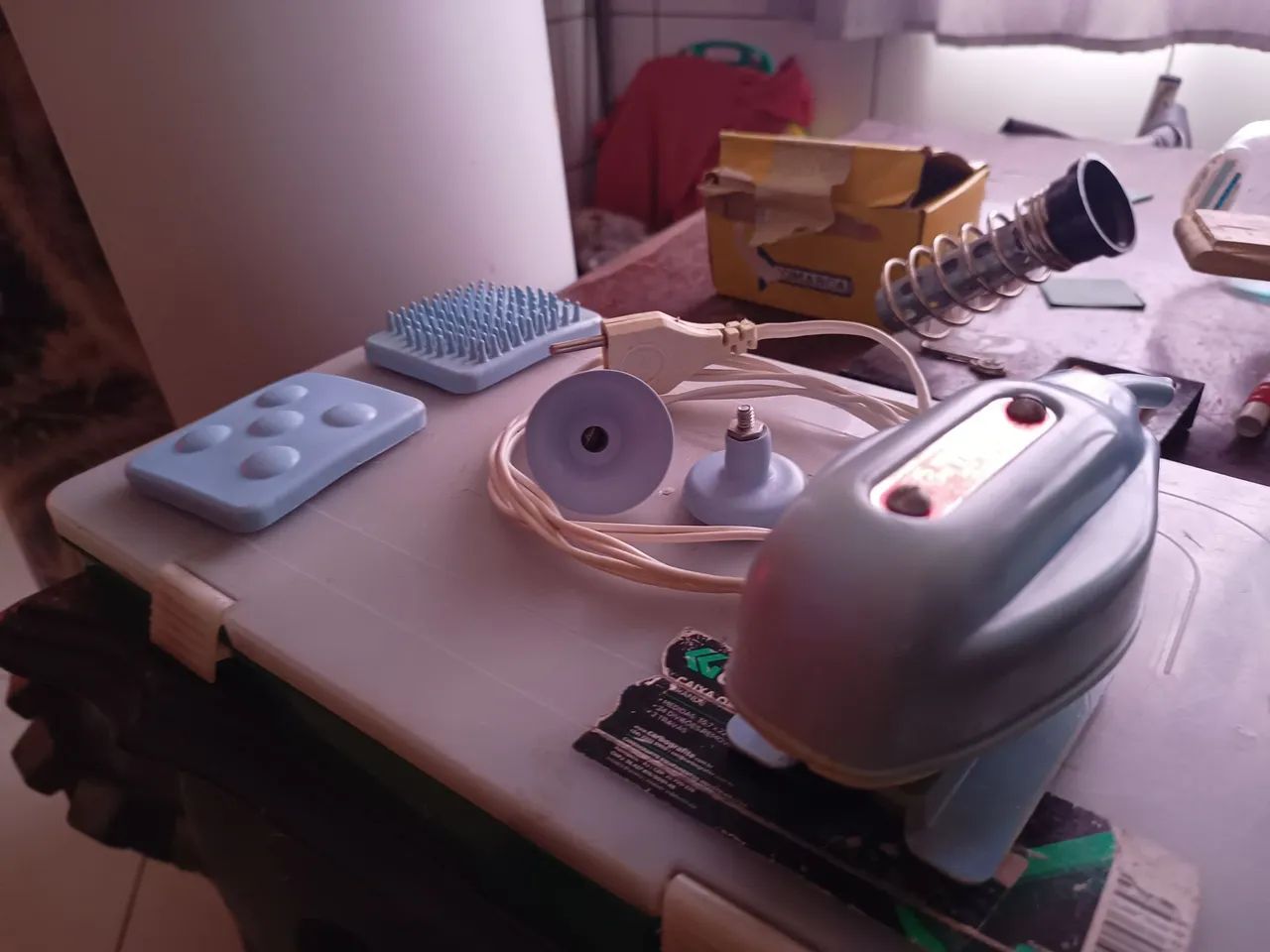 Telefone e massageador antigos - Foto 3