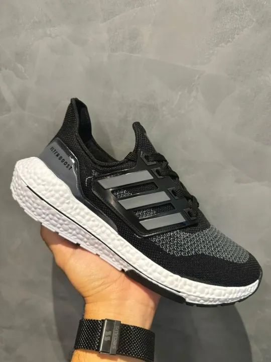 Tênis Adidas Ultra Boost cinza - Foto 3