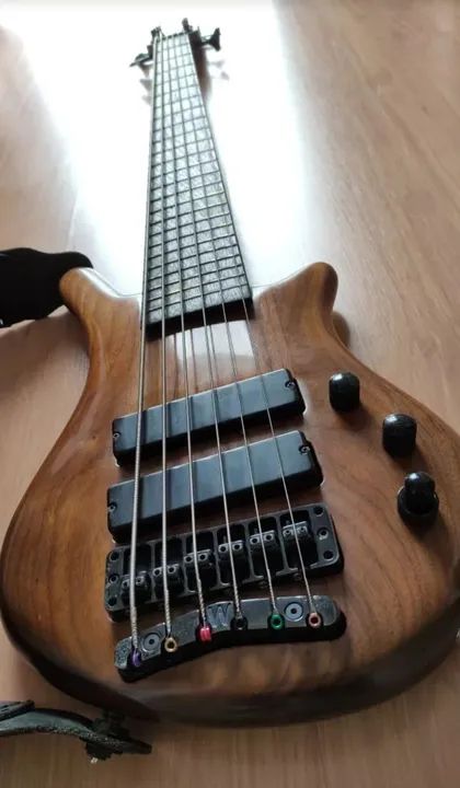PRA VENDER...Baixo Warwick Thumb Bolt On 6 cordas ...Analiso Trocas por Baixo 6 Cordas - Foto 3