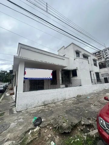 Casa comercial com 2 pavimentos na Henrique Gurjão, Reduto