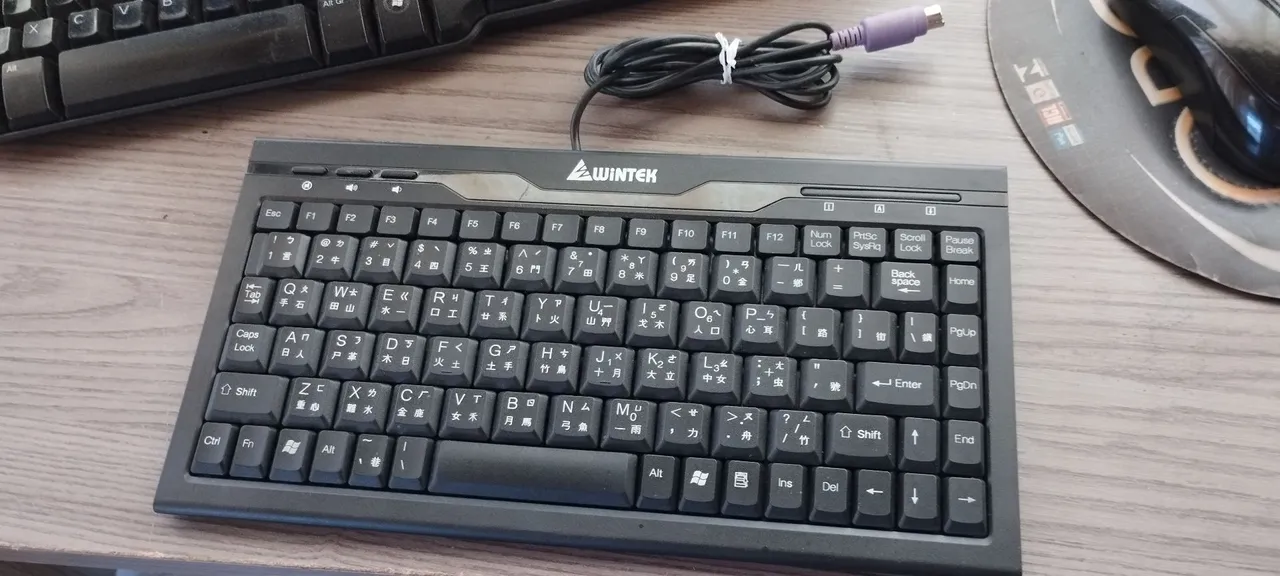 Teclado USB Wintek com layout chinês nês