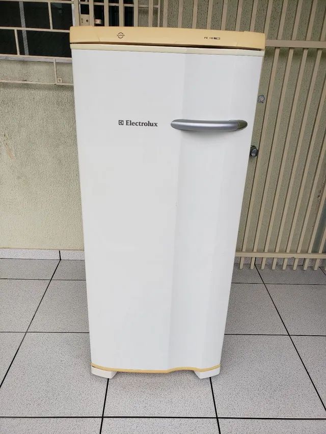 Oferta Freezer Electrolux Vertical 110 volts usado entrego Geladeiras e Freezers Jardim