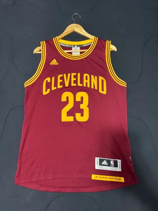 Regata Jersey Cleveland Cavaliers James 23 - M