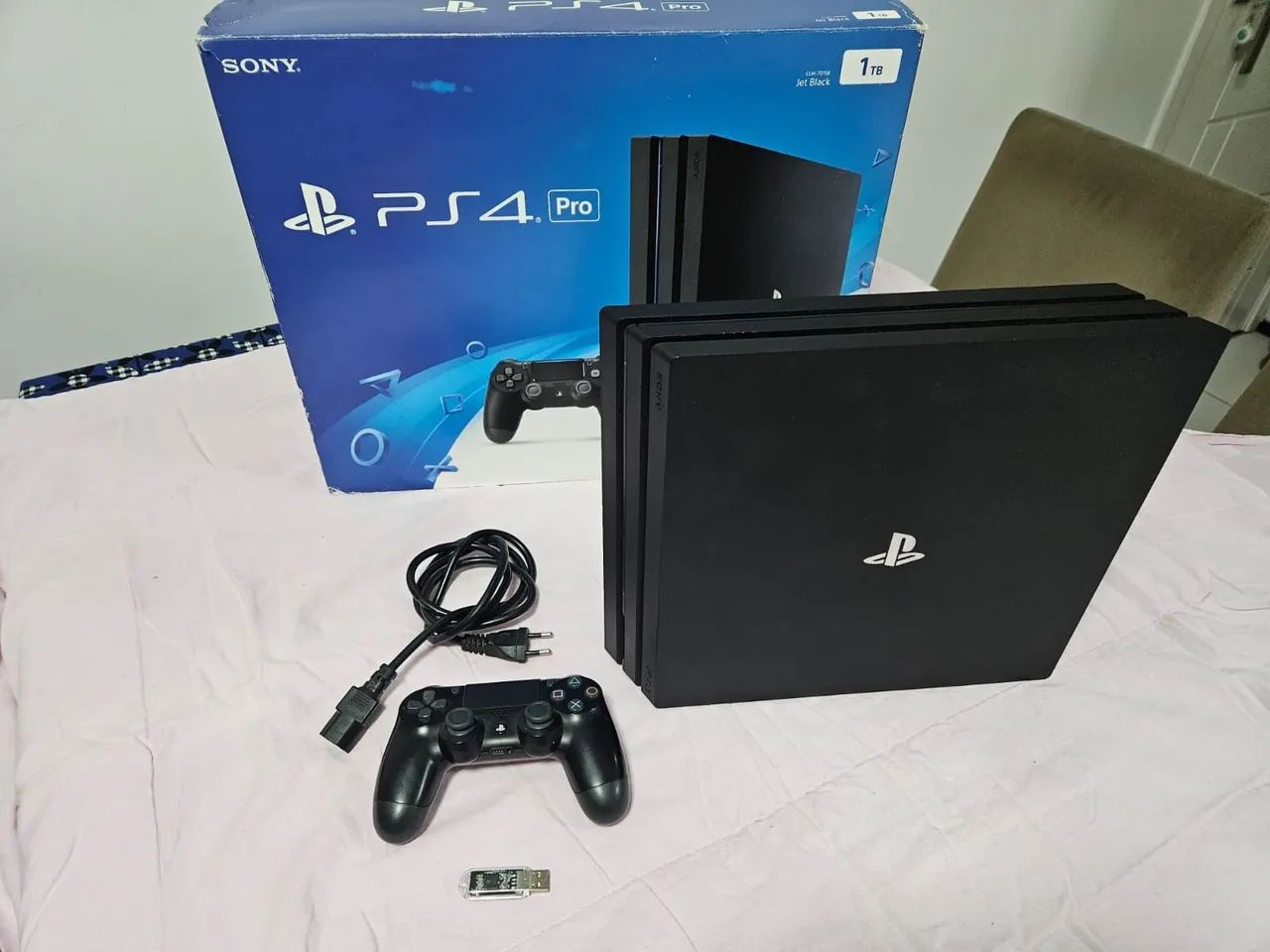 PS4 Pro | 1 store TB | Jet Black