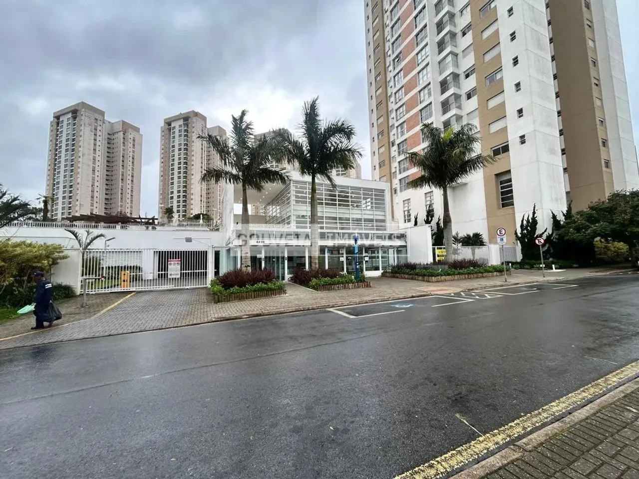 Apartamento com 2 Dormitórios, 1 Suíte, 144,33 m², à venda por R$ 655.000 - Ecoville, Curi