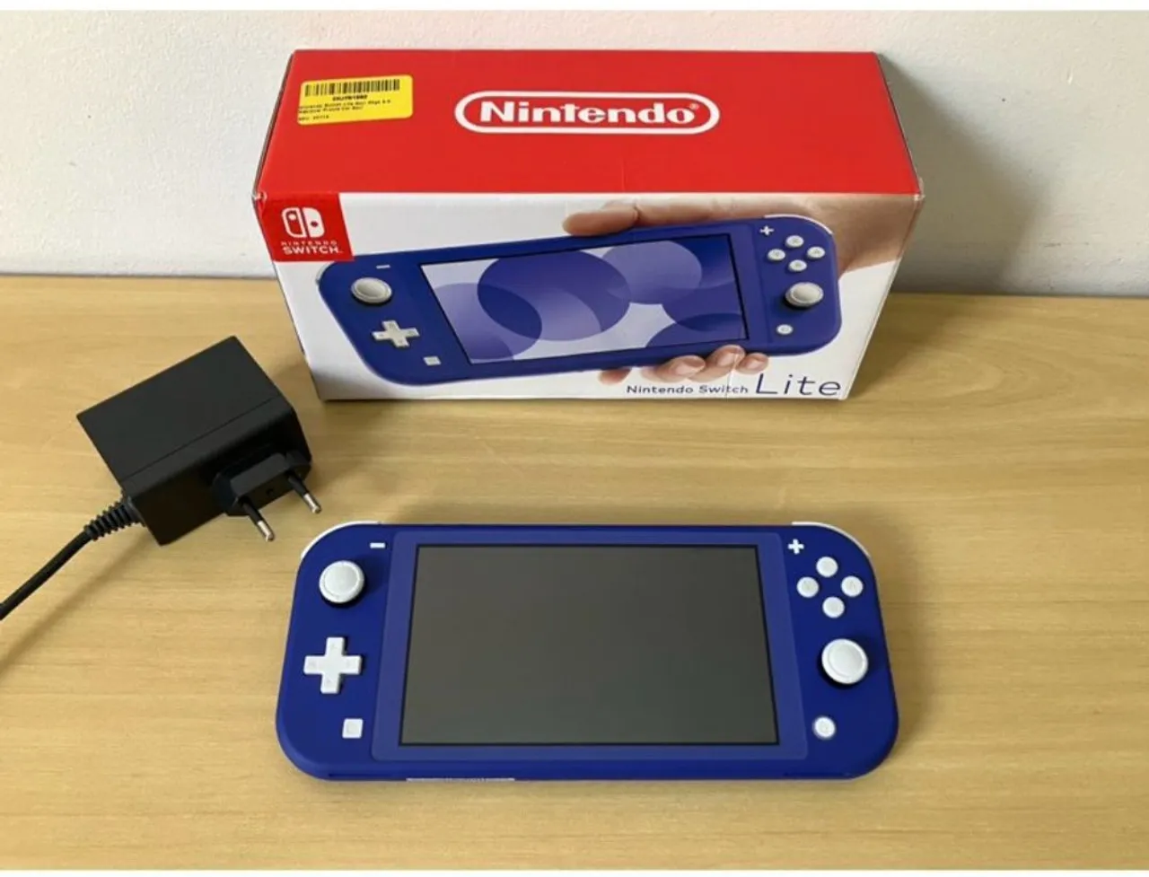 Nintendo Switch Lite Azul - Desbloqueado com mais de 50 jogos!!!