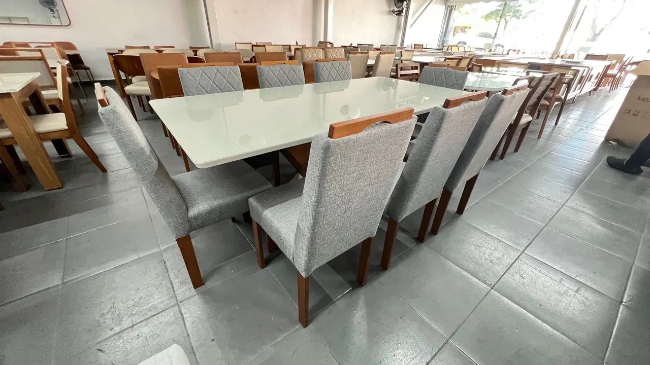 Mesa de Jantar Elegante com 8 Cadeiras de madeira  - Foto 2