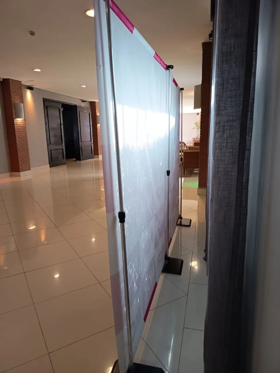 Painel Backdrop de Aluminio + Lona com Impressão Digital 240cm x 200cm - Foto 2