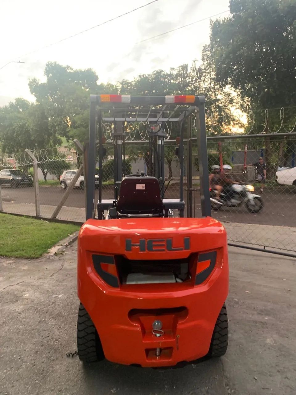 Empilhadeira HELI 2,5t diesel direto Fábrica