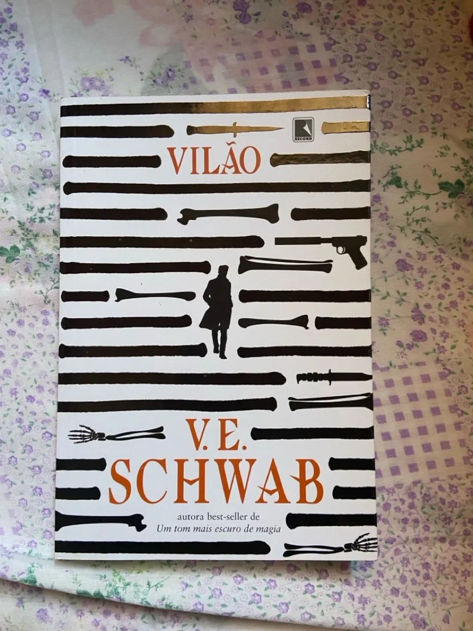 Vilão - V. E. Schwab