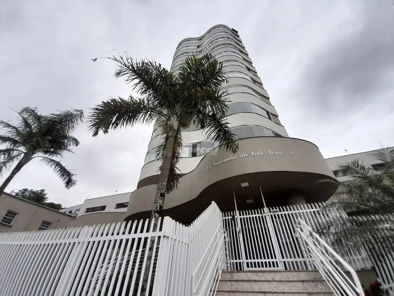 Apartamento mobiliado disponível para locação no bairro Itoupava Seca, em Blumenau/SC.