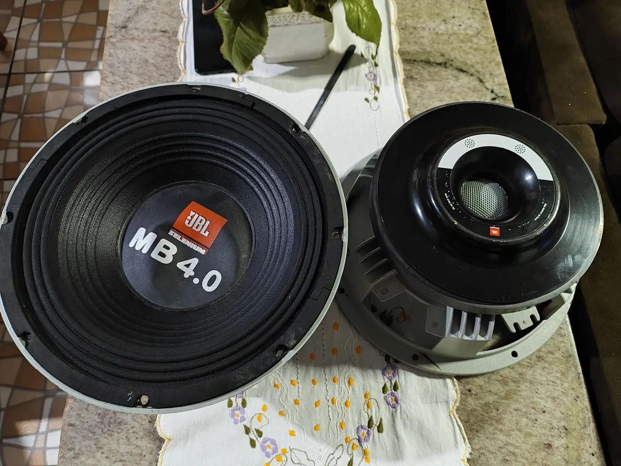 Par de Alto Falantes JBL MB2.0 12 Polegadas