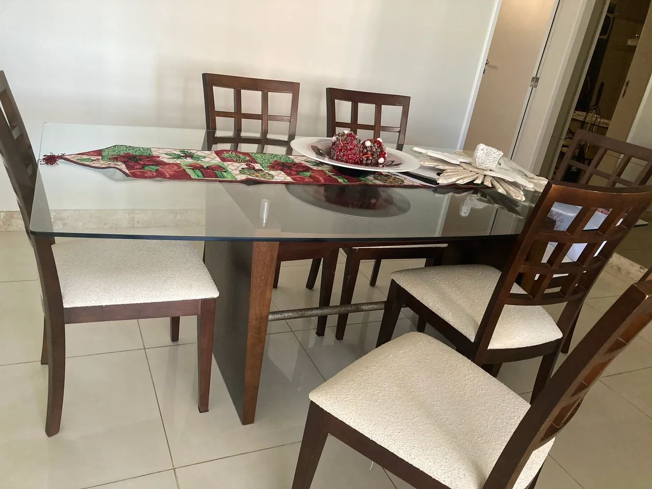 Mesa com 6 cadeiras - Foto 3