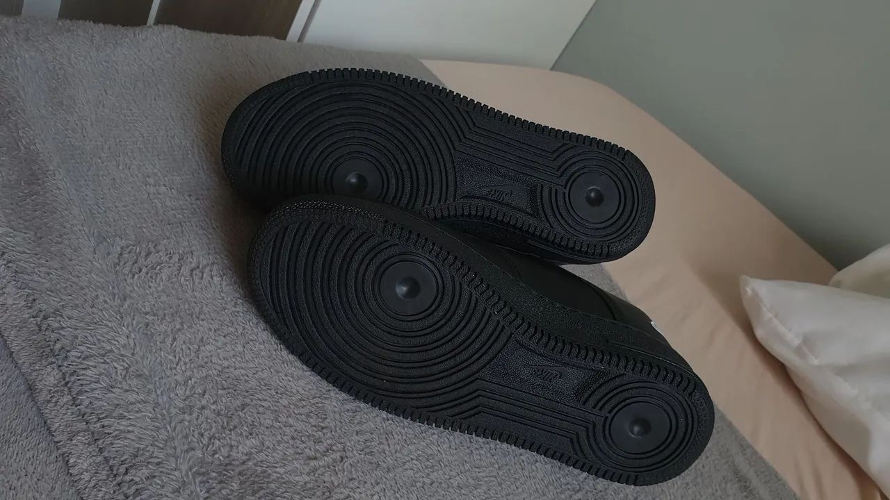 Tênis Nike Air Force 1 Preto - Foto 4