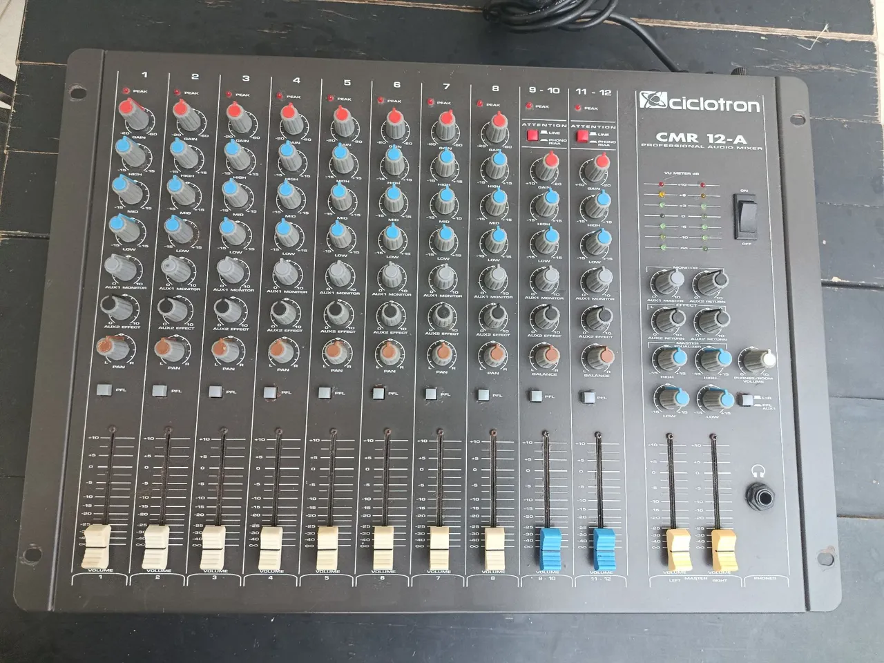 Mesa de Som Ciclotron CMR 12-A