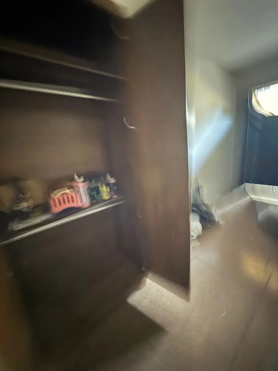 Vendo guarda-roupa semi novo - Foto 4