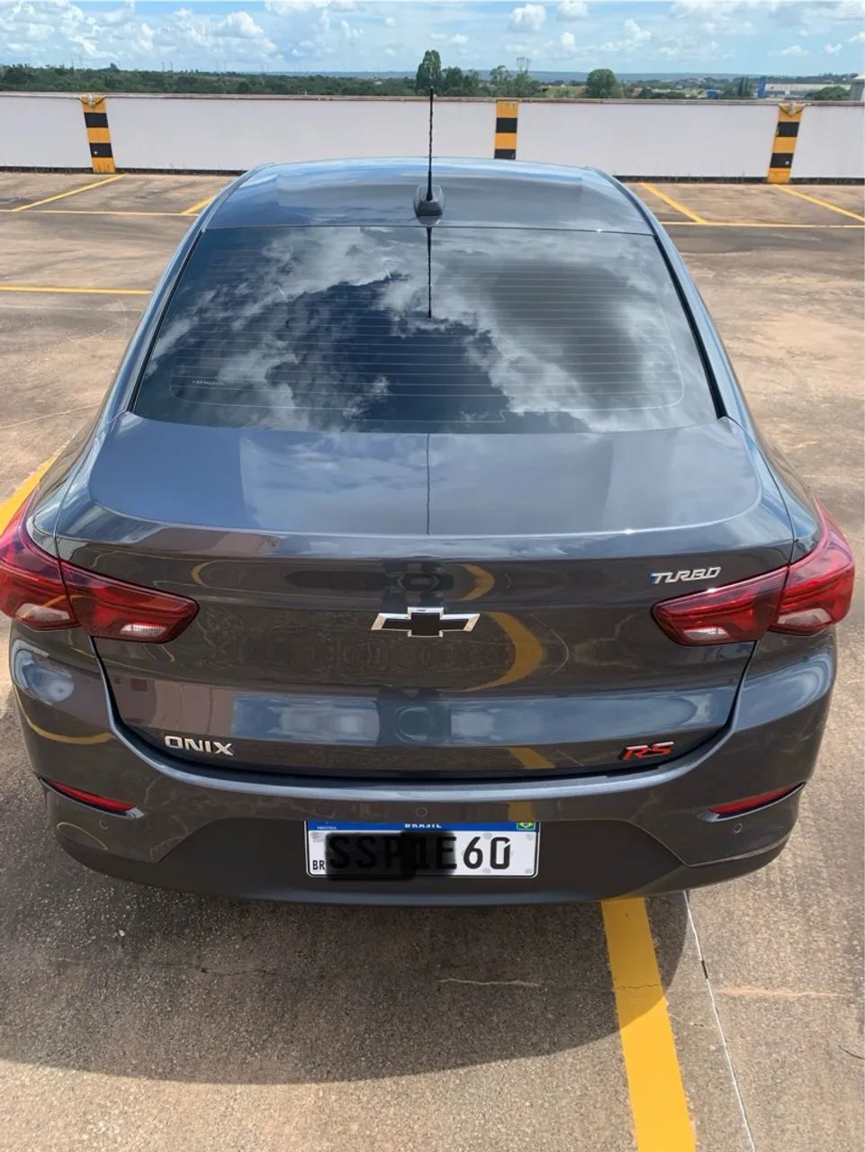 Onix sedan LTZ turbo automático 2025 - particular  - Foto 3