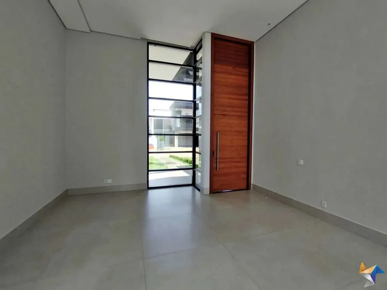 Vicente Pires - Casa com Piscina - Royal Park - Condomínio Fechado