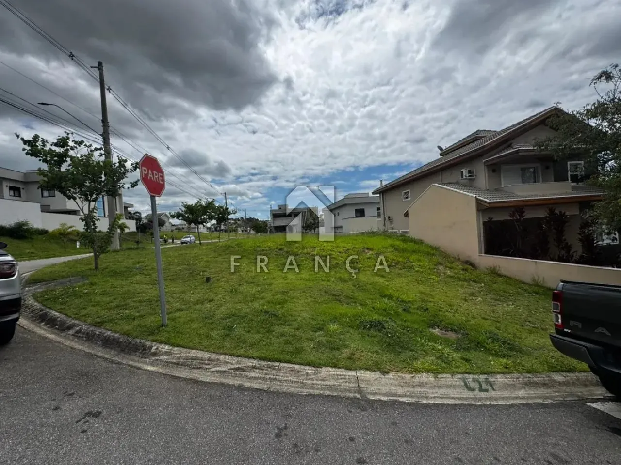 Terreno Condomínio em Jacareí