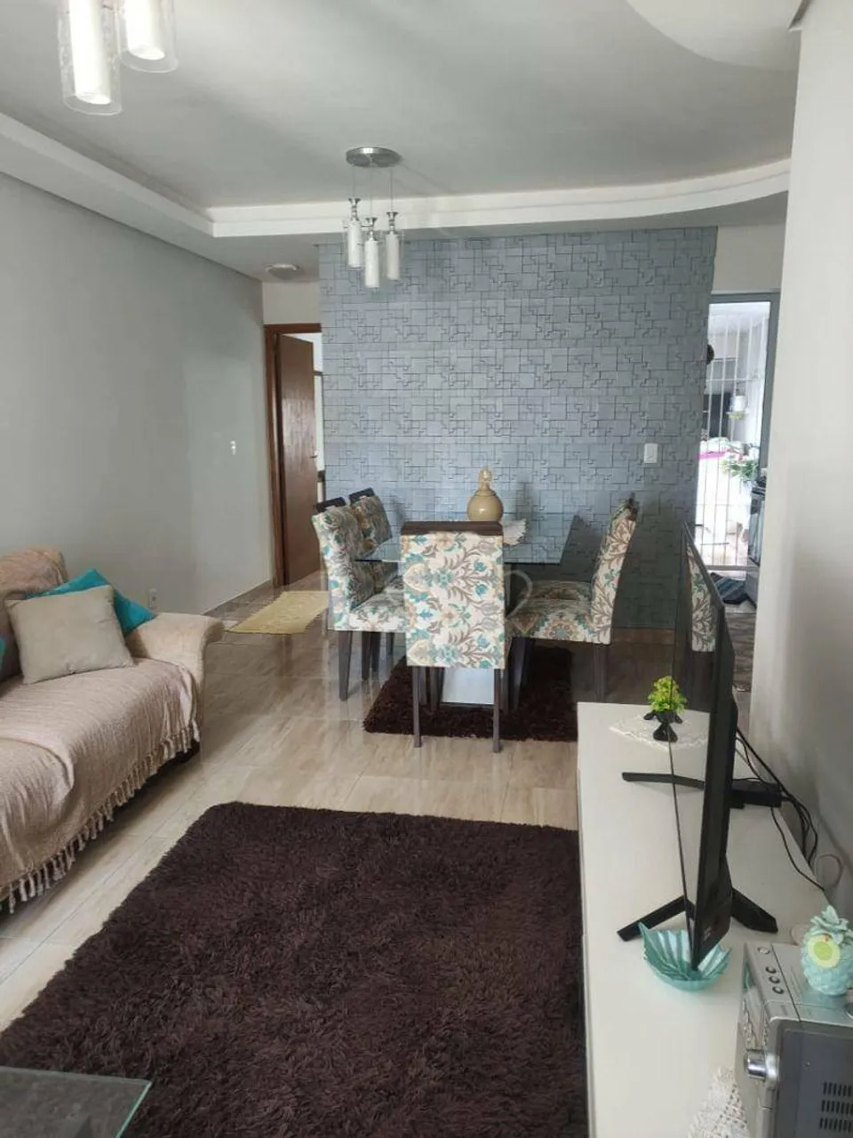 Apartamento com 2 Dormitórios e 2 Banheiros para Alugar no Bairro Vera Cruz