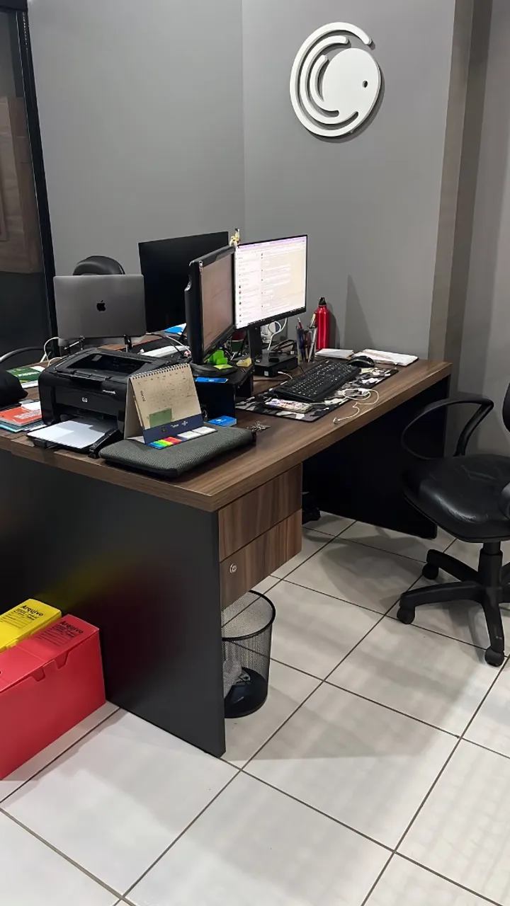 Mesa com gaveta - 150 x 70 cm - 2 unidades - R$360,00 (cada)