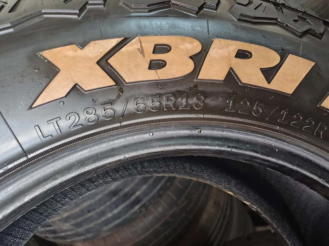 Pneu XBRI LT285/65R18 125/122R