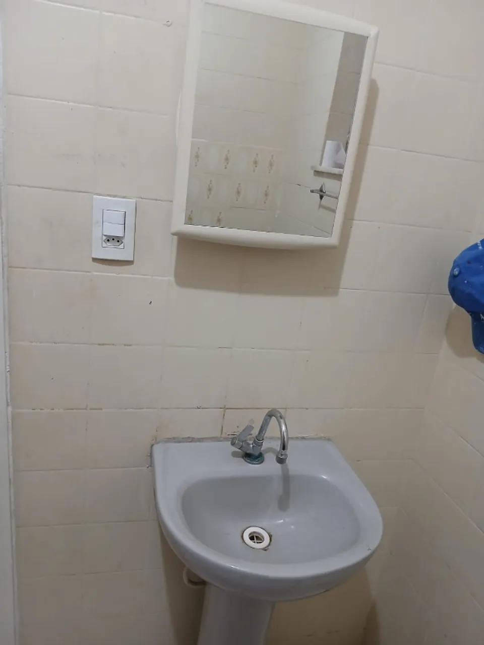 CASA DE 2 QUARTOS EM SÃO JOÃO DE MERITI (em frente à Praça Gil)