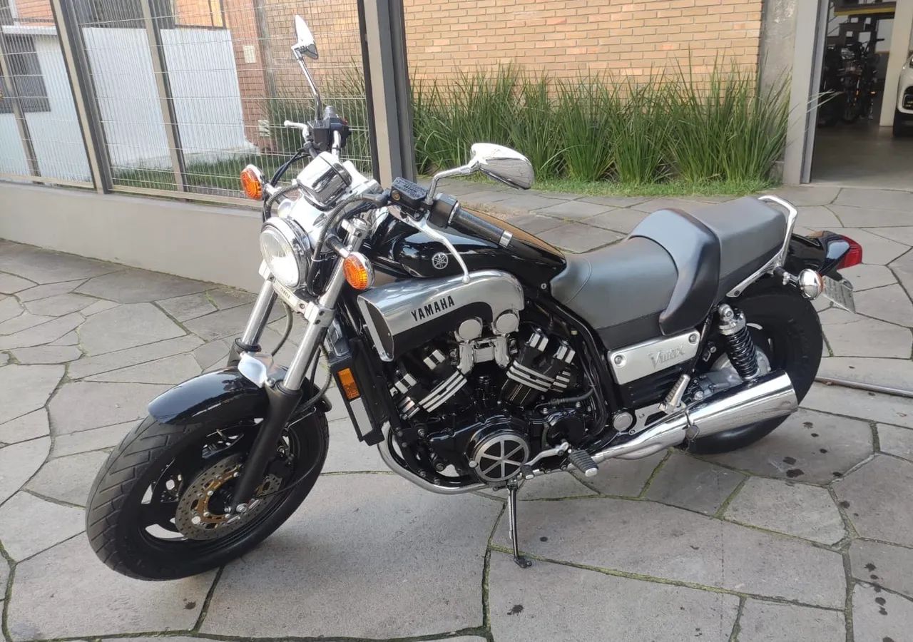 Yamaha V Max 1200 com apenas 8.000 milhas, estado impecável!