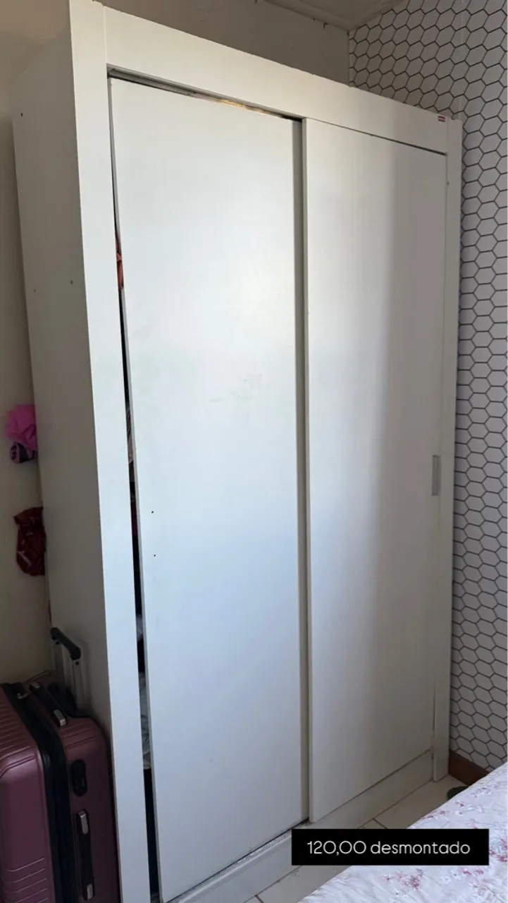 Guarda-Roupa Branco com Portas de Correr