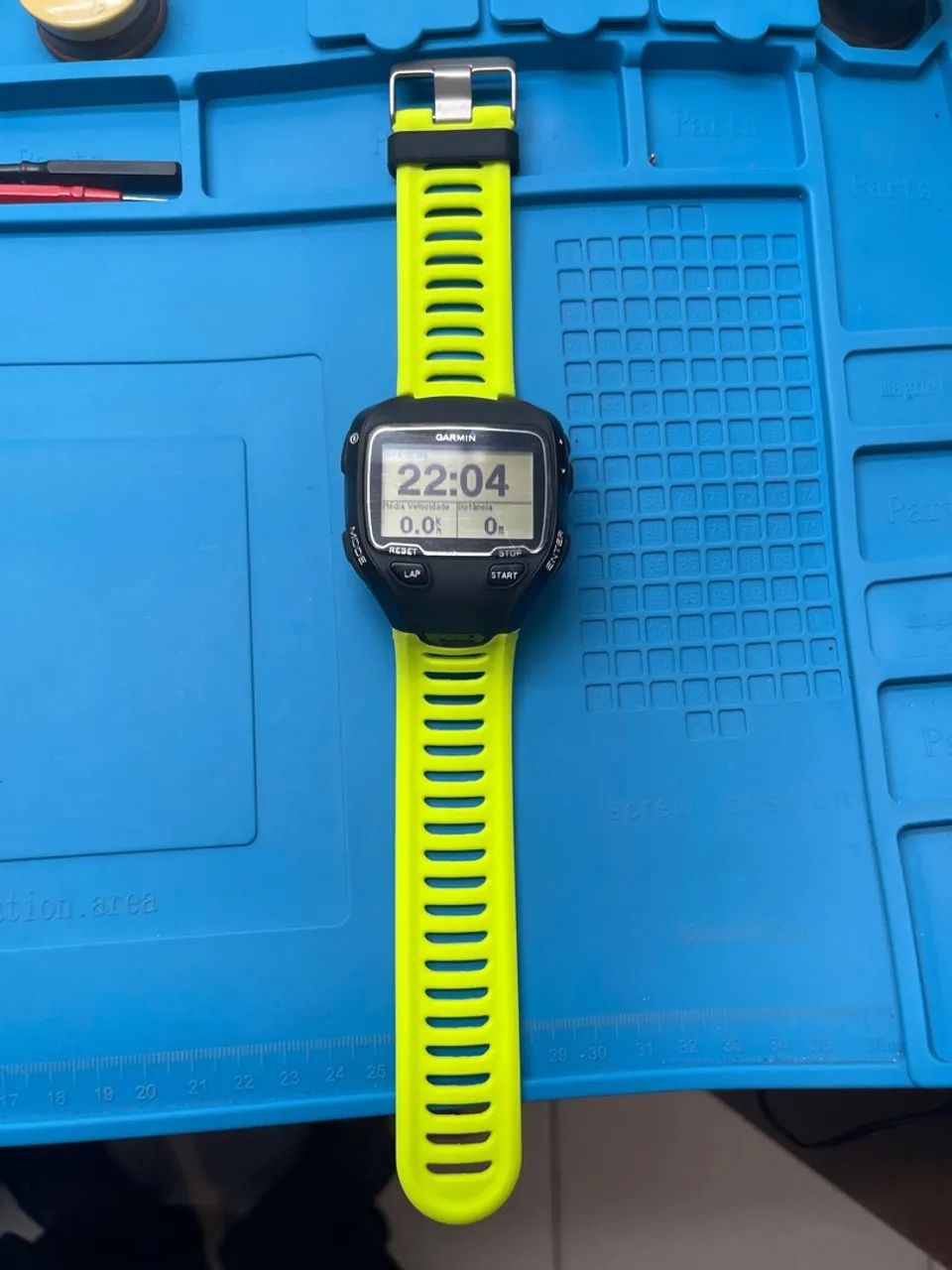 Relógio Garmin xt900 Esportivo com Pulseira Amarela - Foto 5