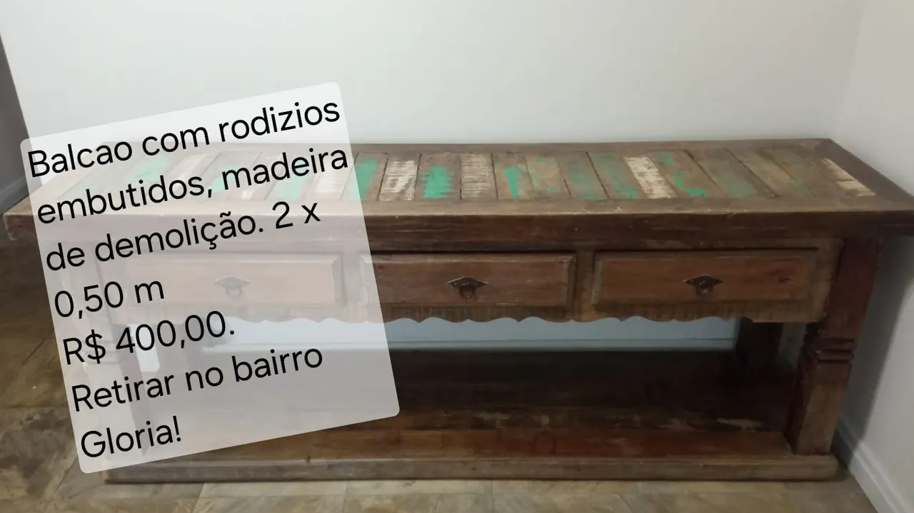 Balcão com rodízios embutidos madeira demolição