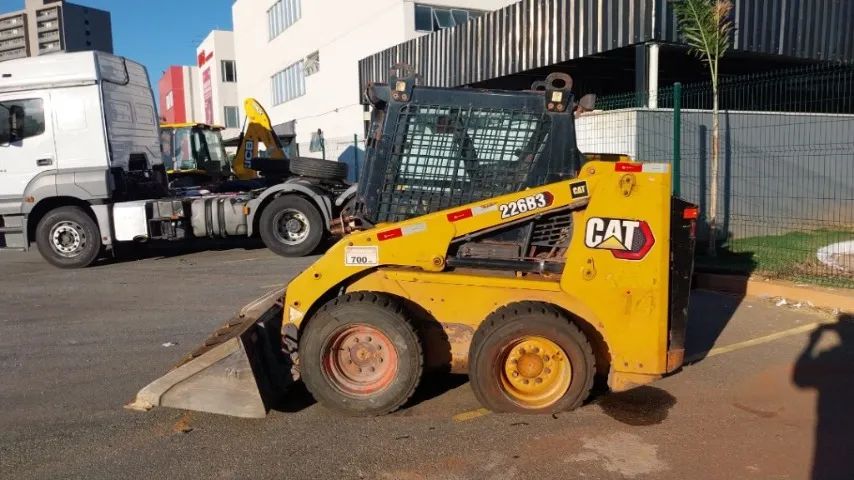 mini carregadeira caterpillar 226 ano 2022 - Foto 6