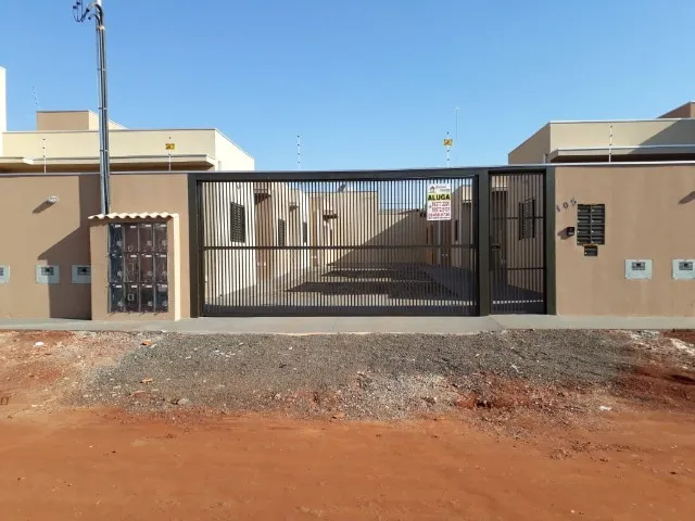 Casa Próximo a UFMS. sendo 1 quartos sala/cozinha com armário e fogão. garagem pra carro