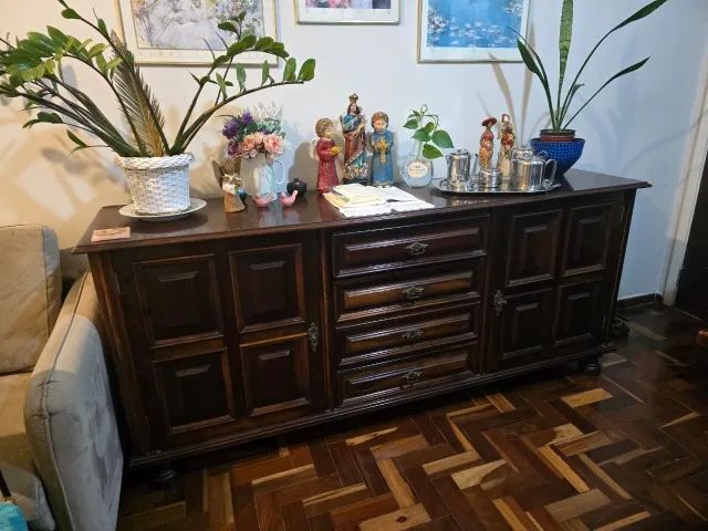 Jacaranda Buffet64985886761346120