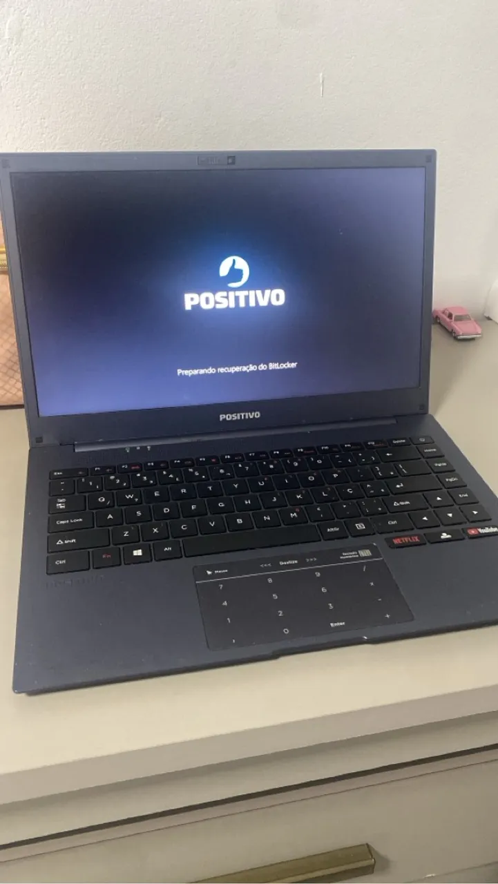 Dois notebooks usados com defeito