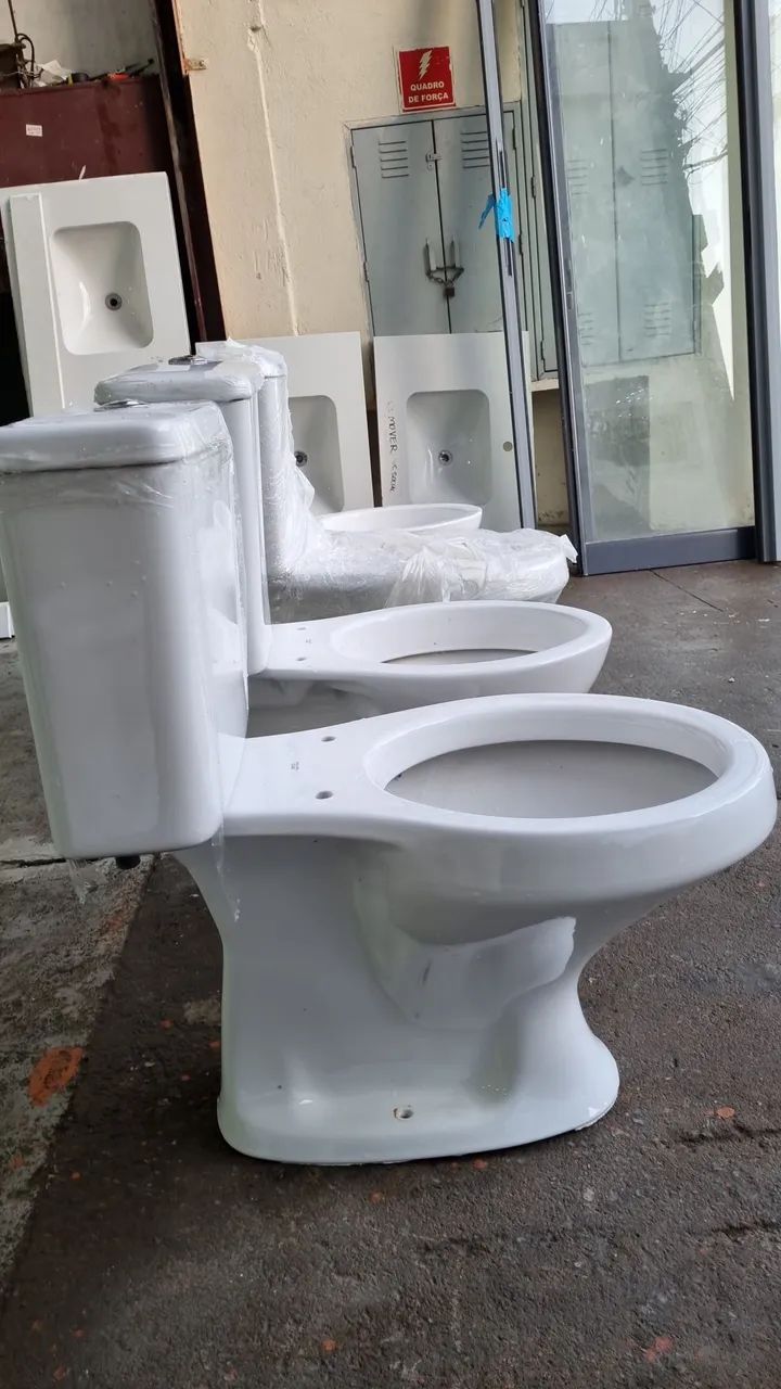 QUEIMA DE ESTOQUE Vasos Sanitários com caixa acoplada Novos Vários modelos