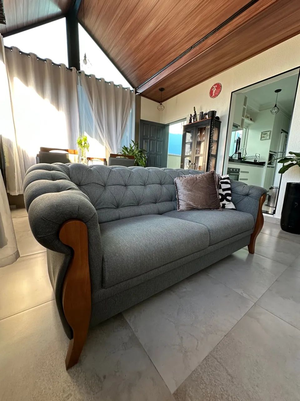 Sofá Cinza Elegante para Sala de Estar65573819569154125