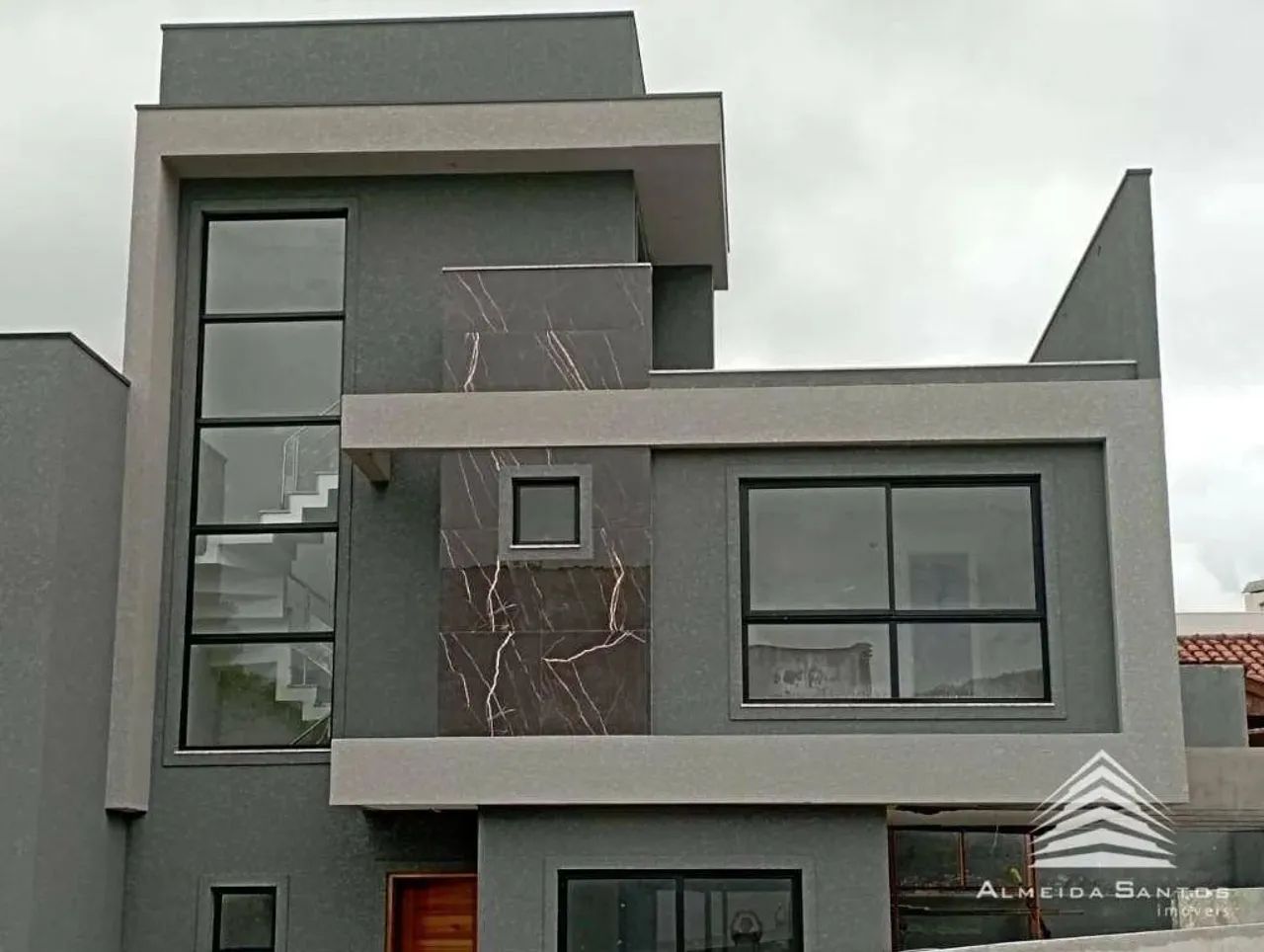 Sobrado a venda no Tingui, 3 dormitórios, 2 vagas de garagem, Villa Bontorin, Rua José Wos
