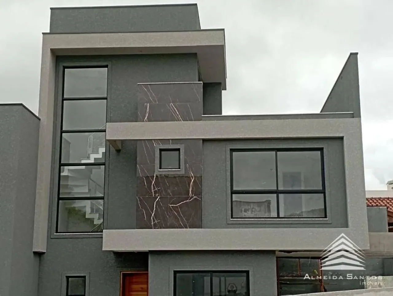 Sobrado a venda no Tingui, 3 dormitórios, 2 vagas de garagem, Villa Bontorin, Rua José Wos