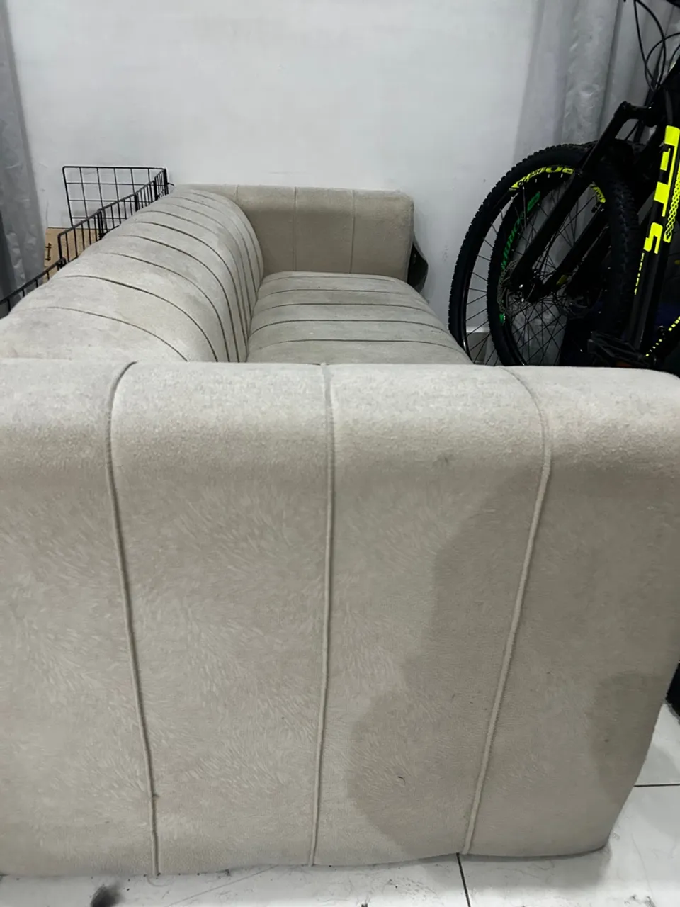 Sofá 3 lugares bege