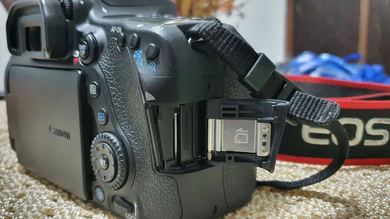 Canon EOS 80D perfeita c/ lente, acessórios e caixa! - Foto 6