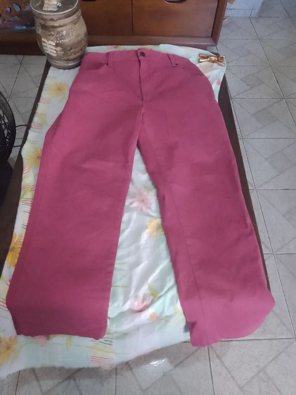 Calça Jeans grená.  46/48.  Elastano - Foto 3