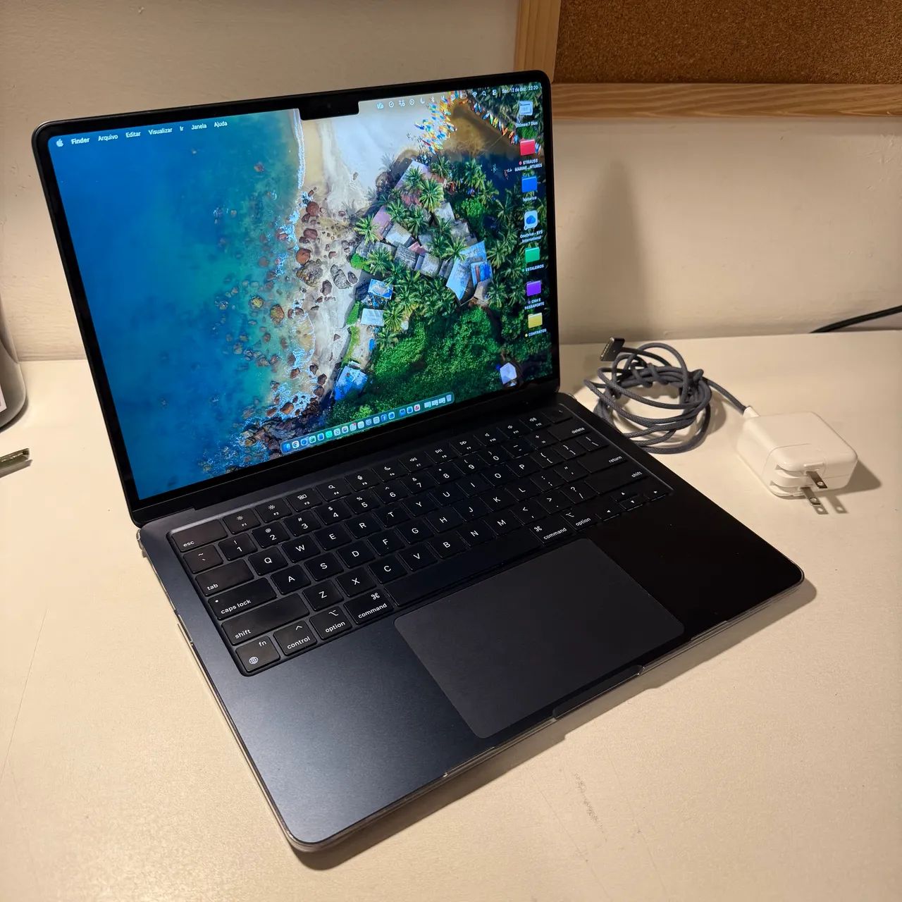 MacBook Air M2, 13', 256gb, 8GB RAM - Midnight (azul escuro