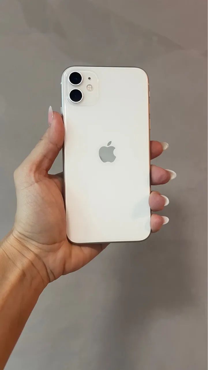 iPhone 11 64 GB - seminovo 