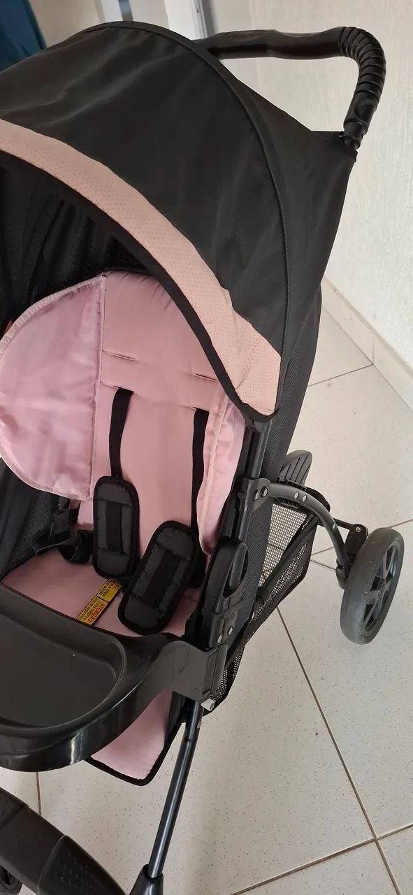 Carrinho de Bebê Golzerano - Preto e Rosa - Foto 5