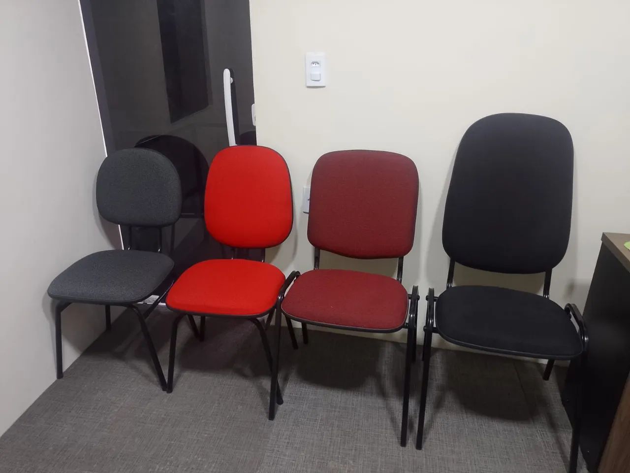 Cadeiras modelo diretor - Foto 2